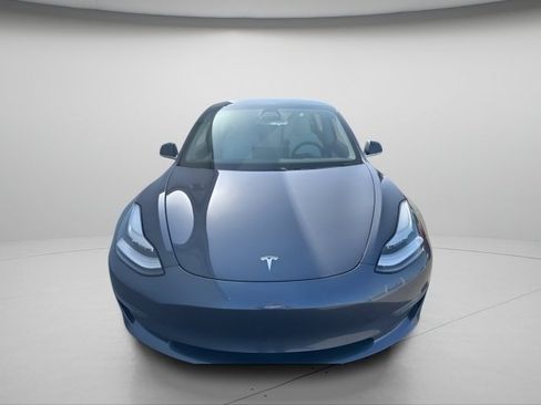 Used 2020 Tesla Model 3 Standard Range Plus RWD image 3