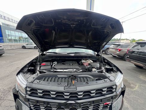 Used 2022 Chevrolet Silverado 1500 Custom Trail Boss w/ LPO, Dark Essentials Package AWD/4WD image 3