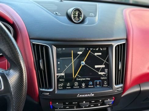 Used 2017 Maserati Levante S AWD/4WD image 62