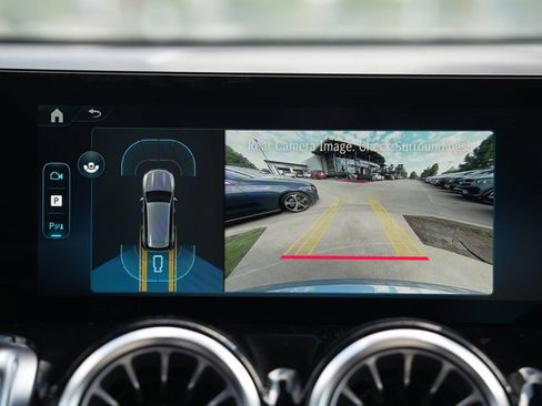 Used 2026 Mercedes-Benz GLB 250 4MATIC image 25