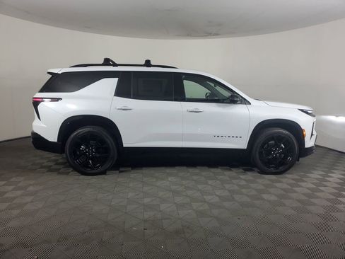 New 2026 Chevrolet Traverse RS w/ LPO, Floor Liner Package FWD image 3