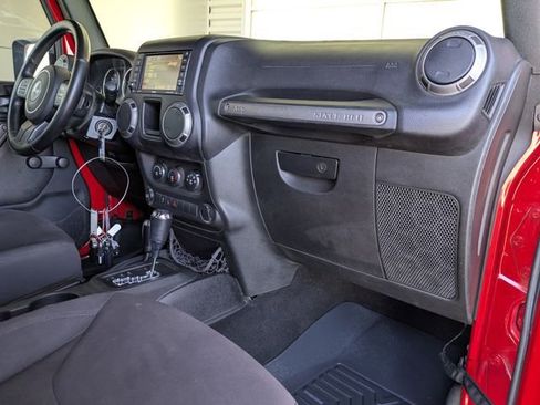 Used 2017 Jeep Wrangler Unlimited Sport w/ Connectivity Group AWD/4WD image 4