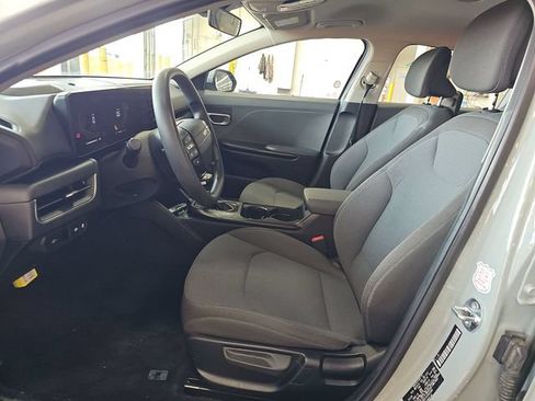 Used 2025 Kia K4 FWD image 6