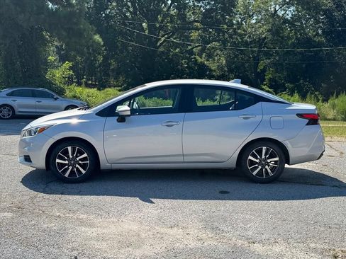 Used 2021 Nissan Versa SV FWD image 6
