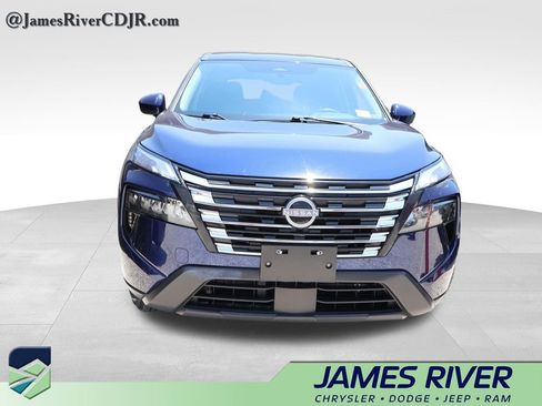 Used 2025 Nissan Rogue SV AWD/4WD image 6