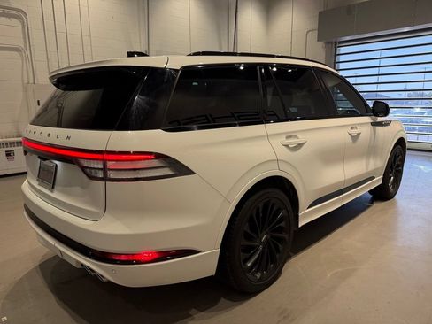 Used 2025 Lincoln Aviator Reserve w/ Equipment Group 201A AWD/4WD image 9