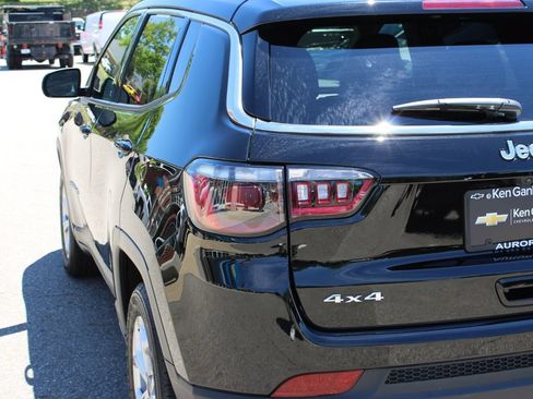 Used 2025 Jeep Compass Latitude AWD/4WD image 25