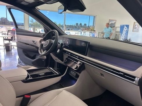 Used 2025 Hyundai Tucson Limited image 19