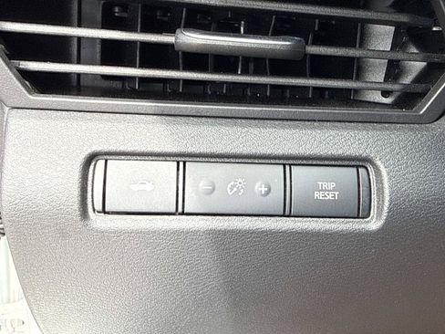 Used 2024 Nissan Altima 2.5 SR w/ SR Premium Package FWD image 31