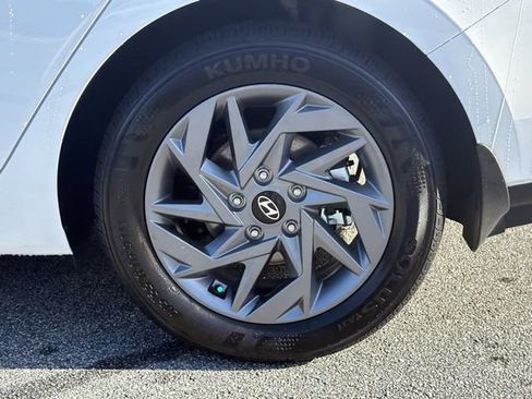 Certified 2026 Hyundai Elantra Hybrid FWD image 19