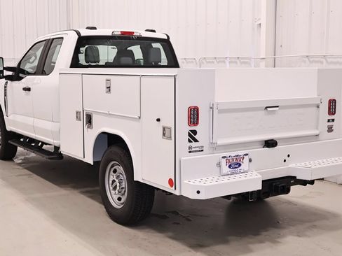New 2026 Ford F250 XL w/ XL Chrome Package AWD/4WD image 8