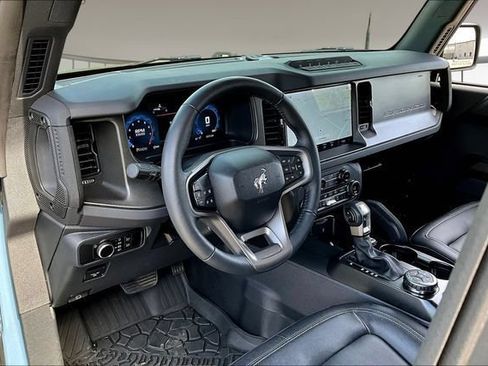 Used 2025 Ford Bronco Badlands AWD/4WD image 12