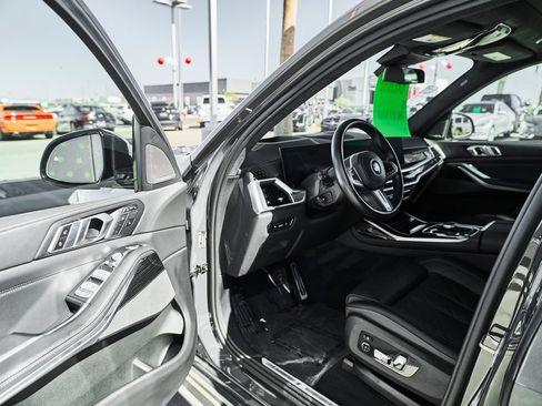 Used 2025 BMW X7 xDrive40i w/ M Sport Package AWD/4WD image 14