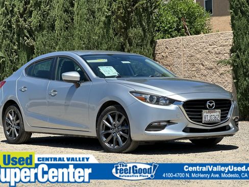 Used 2018 MAZDA MAZDA3 Touring FWD image 1
