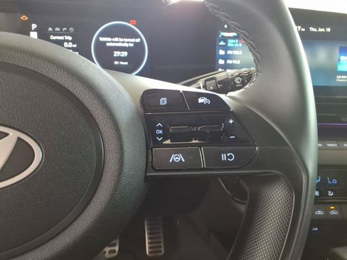 Certified 2025 Hyundai Elantra SEL FWD image 27
