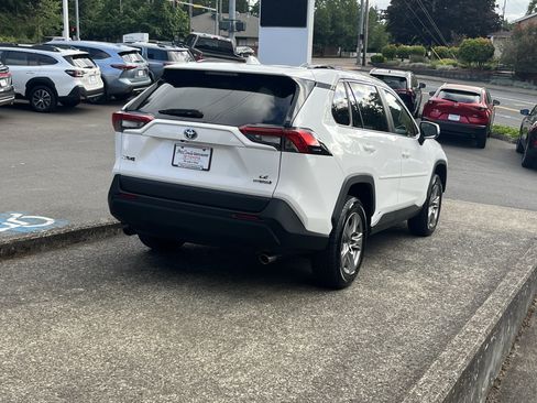 Certified 2024 Toyota RAV4 LE AWD/4WD image 7