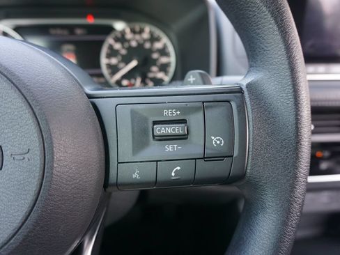 Used 2023 Nissan Rogue S FWD image 9