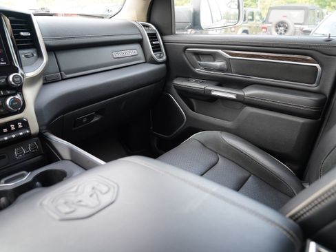 Used 2019 RAM 1500 Laramie AWD/4WD image 13