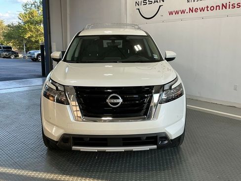 Used 2024 Nissan Pathfinder SL AWD/4WD image 26