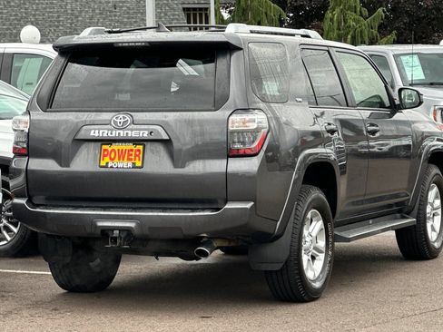 Used 2016 Toyota 4Runner SR5 AWD/4WD image 4