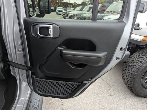 Used 2021 Jeep Wrangler Unlimited Sport image 31