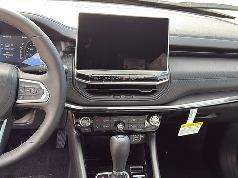 New 2026 Jeep Compass Limited image 15