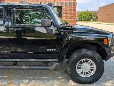 Used 2010 HUMMER H3T image 11