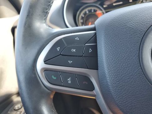 Used 2019 Jeep Cherokee High Altitude AWD/4WD image 23