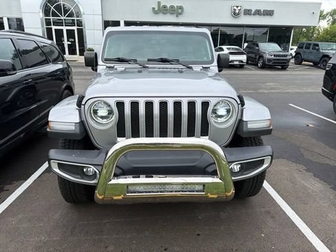 Used 2019 Jeep Wrangler Unlimited Sahara AWD/4WD image 2