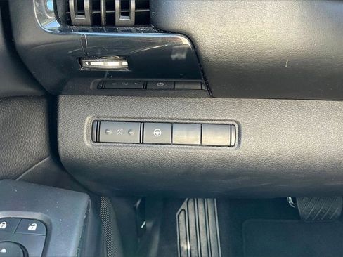 Used 2024 Nissan Pathfinder SV image 24