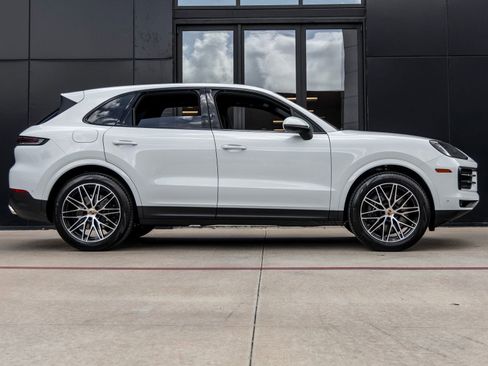New 2026 Porsche Cayenne image 12