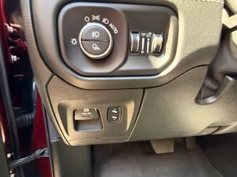 Used 2019 RAM 1500 Limited AWD/4WD image 20