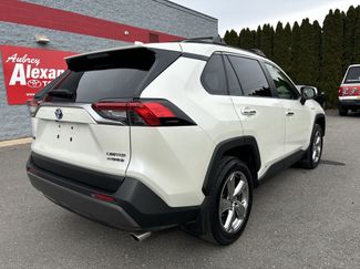 Used 2020 Toyota RAV4 Limited video 3