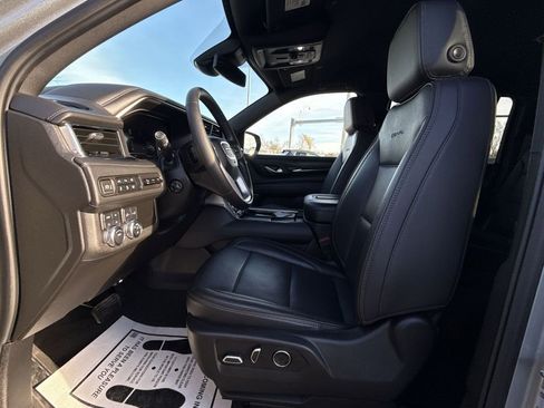 Used 2024 GMC Yukon XL Denali image 13