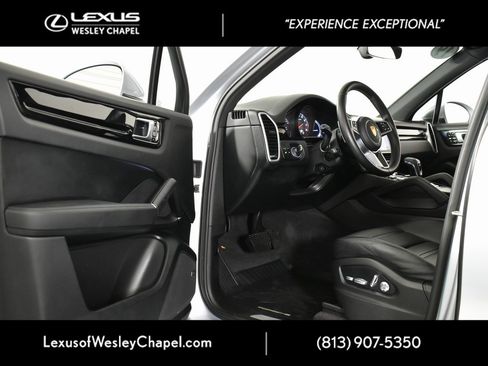Used 2019 Porsche Cayenne image 18