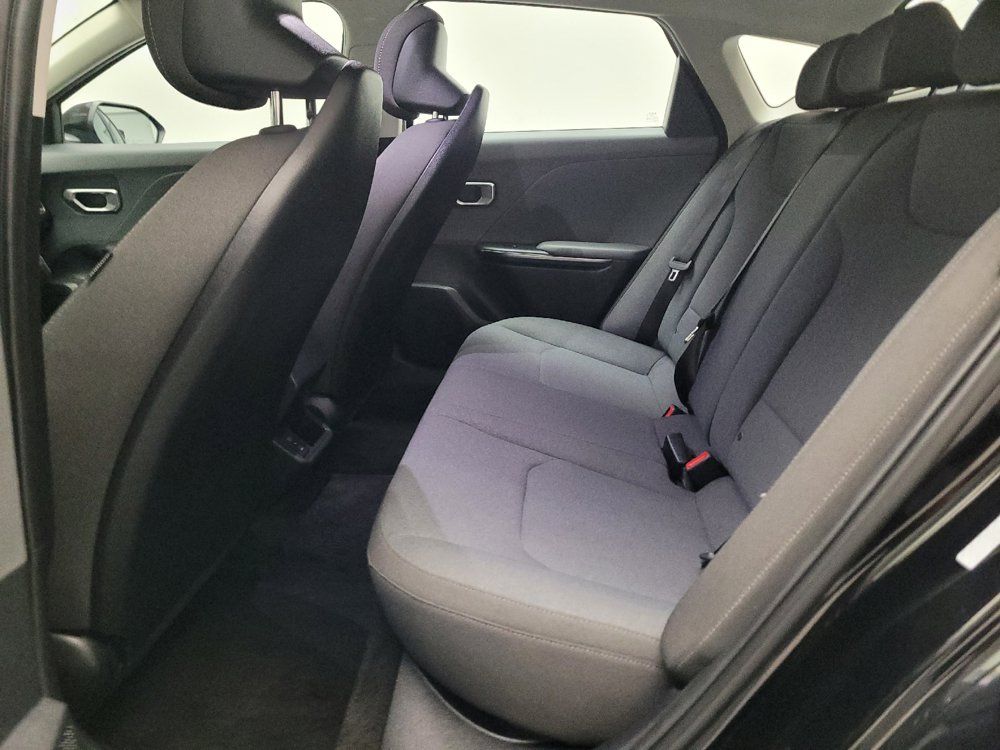 Used 2025 Kia K4 FWD image 18