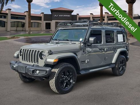 Used 2020 Jeep Wrangler Unlimited Sahara AWD/4WD image 4