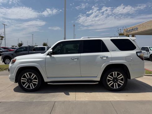 Used 2017 Toyota 4Runner Limited AWD/4WD image 9