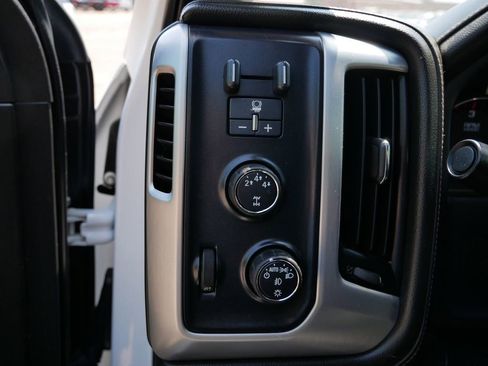 Used 2016 GMC Sierra 3500 SLE w/ SLE Preferred Package AWD/4WD image 17
