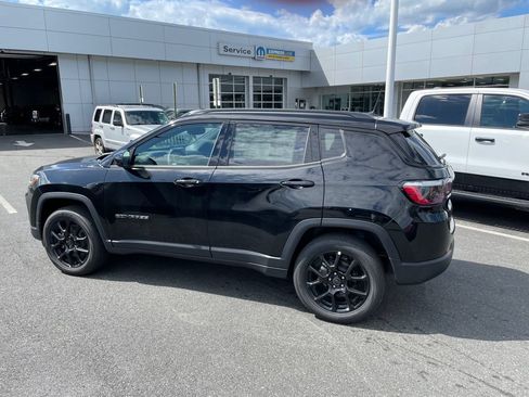 New 2026 Jeep Compass Latitude AWD/4WD image 4