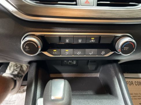 Used 2025 Nissan Altima 2.5 SV FWD image 25