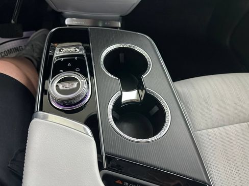 Certified 2024 Cadillac Lyriq Luxury AWD/4WD image 42