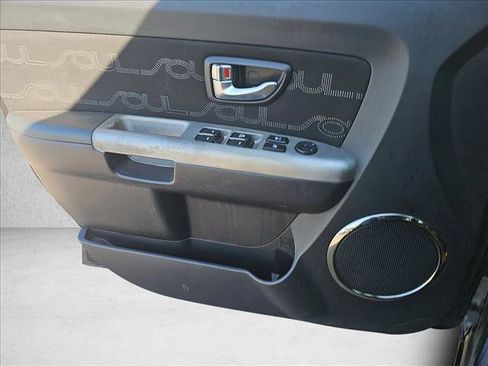 Used 2012 Kia Soul + image 13