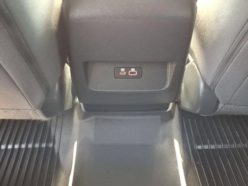 Used 2025 Nissan Frontier SV RWD image 13