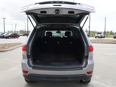 Used 2018 Jeep Grand Cherokee Laredo image 30