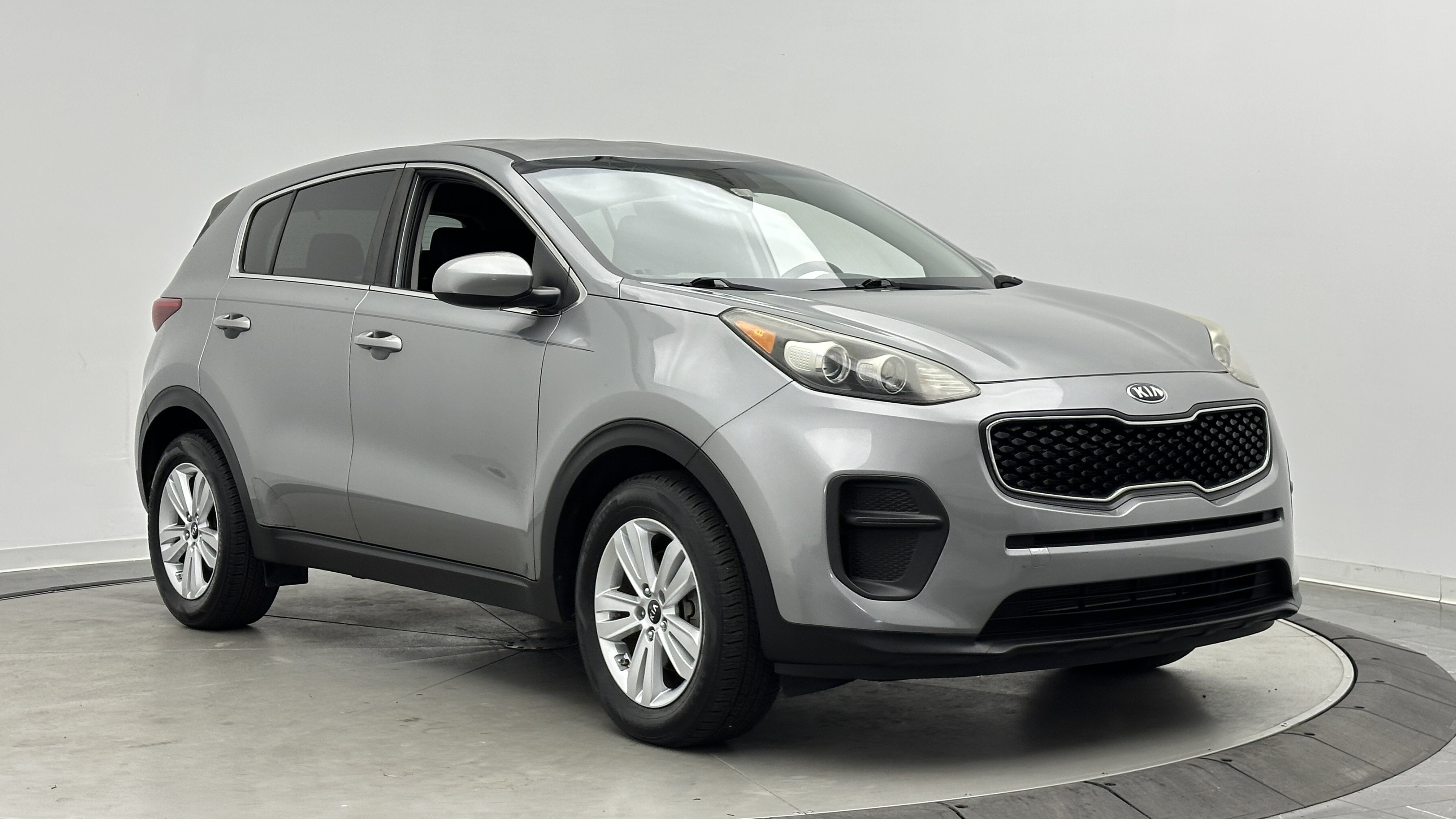 Used 2019 Kia Sportage LX FWD image 3