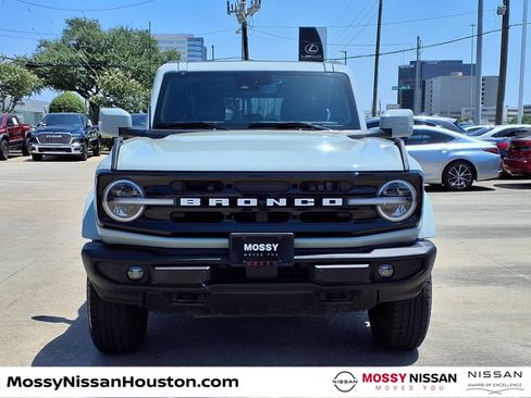 Used 2024 Ford Bronco Outer Banks AWD/4WD image 3