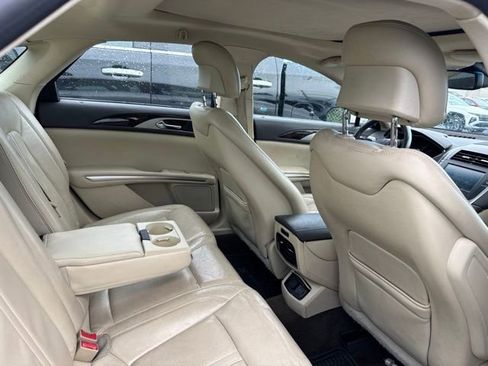 Used 2013 Lincoln MKZ FWD image 10
