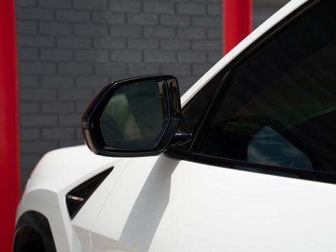 Used 2022 Lamborghini Urus AWD/4WD image 18