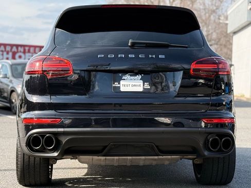 Used 2017 Porsche Cayenne image 4